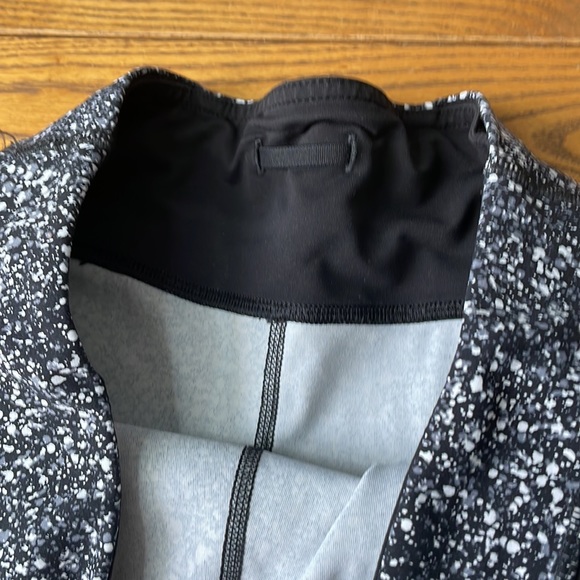 Lululemon leggings - Picture 6 of 7